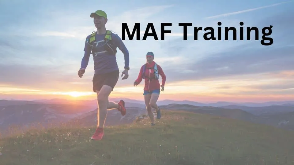 Zwei Trailrunner auf einem Weg